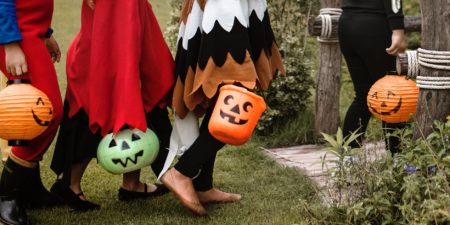 Ideas for a Healthier Halloween | Health Coach Holistic Hot | kids trick or treating 